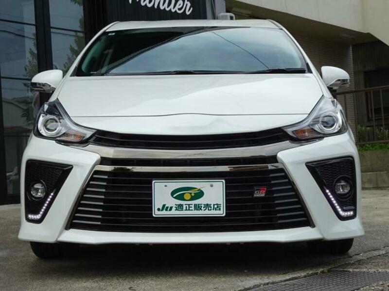 PRIUS ALPHA