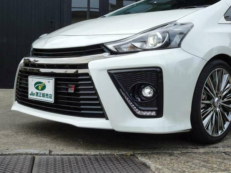 PRIUS ALPHA
