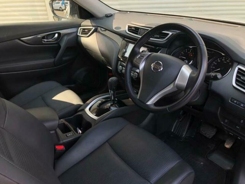X-TRAIL