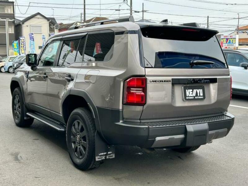 LAND CRUISER 250