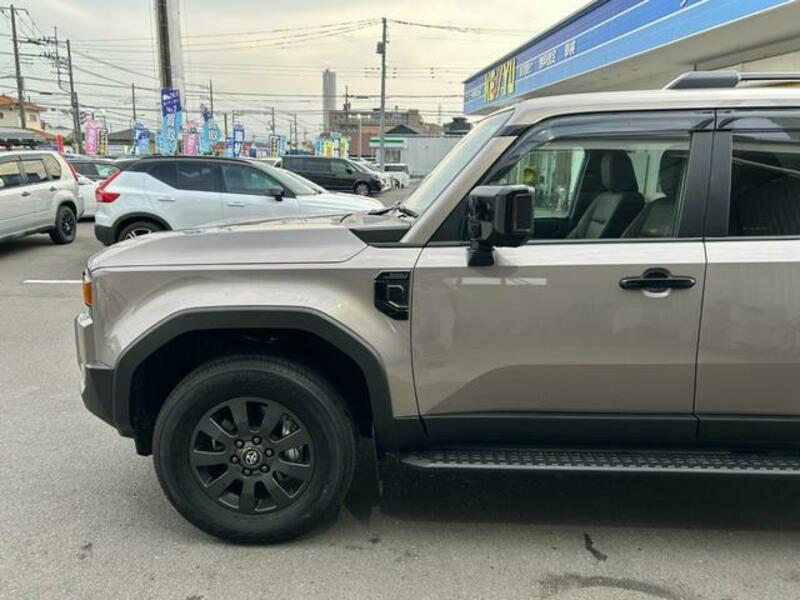 LAND CRUISER 250