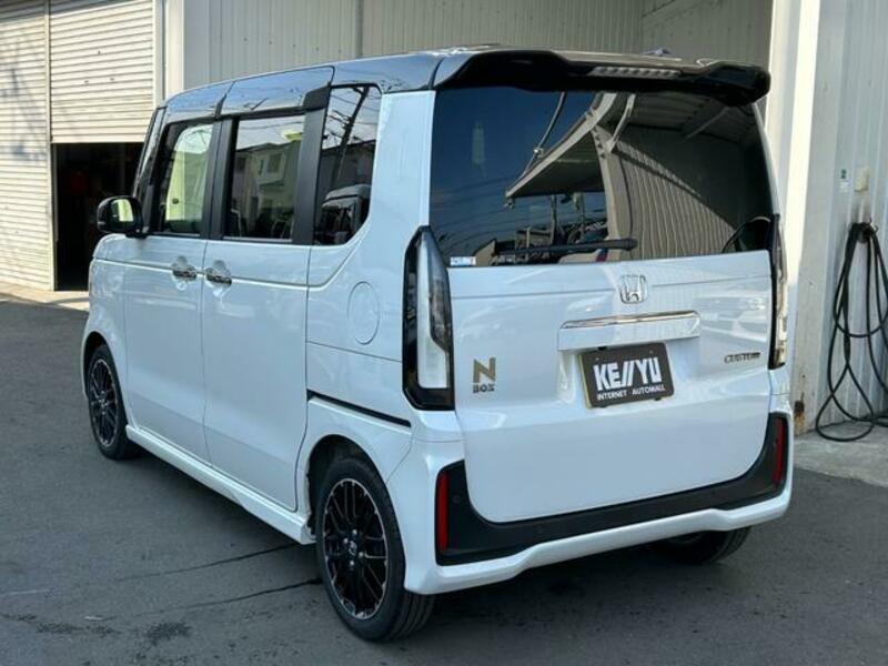 N BOX CUSTOM