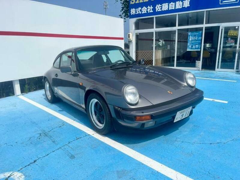 911