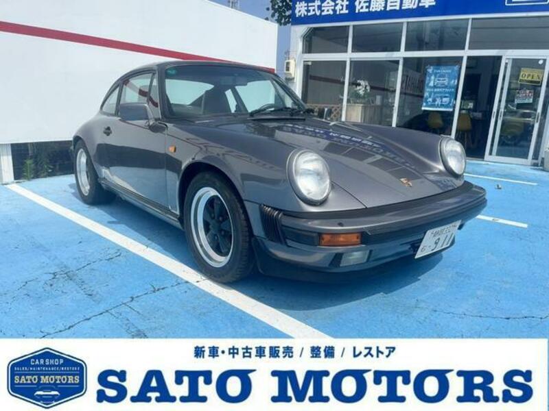 PORSCHE 911