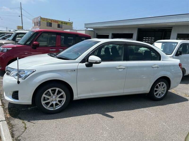COROLLA AXIO
