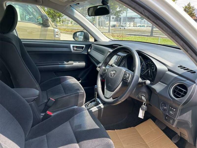 COROLLA AXIO