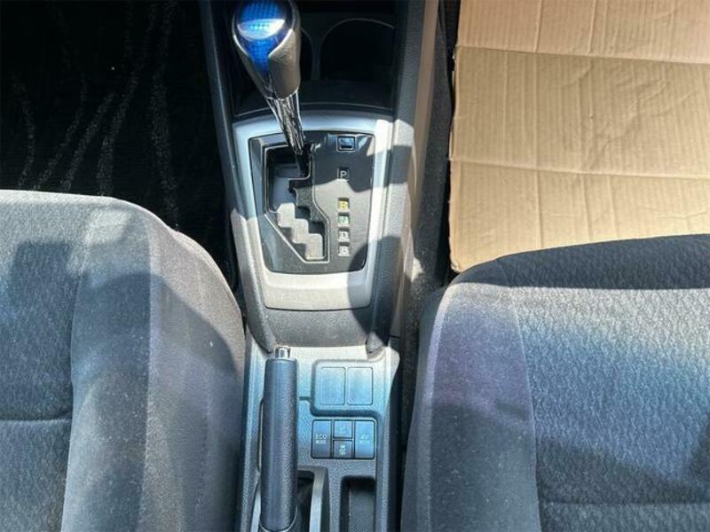 COROLLA AXIO