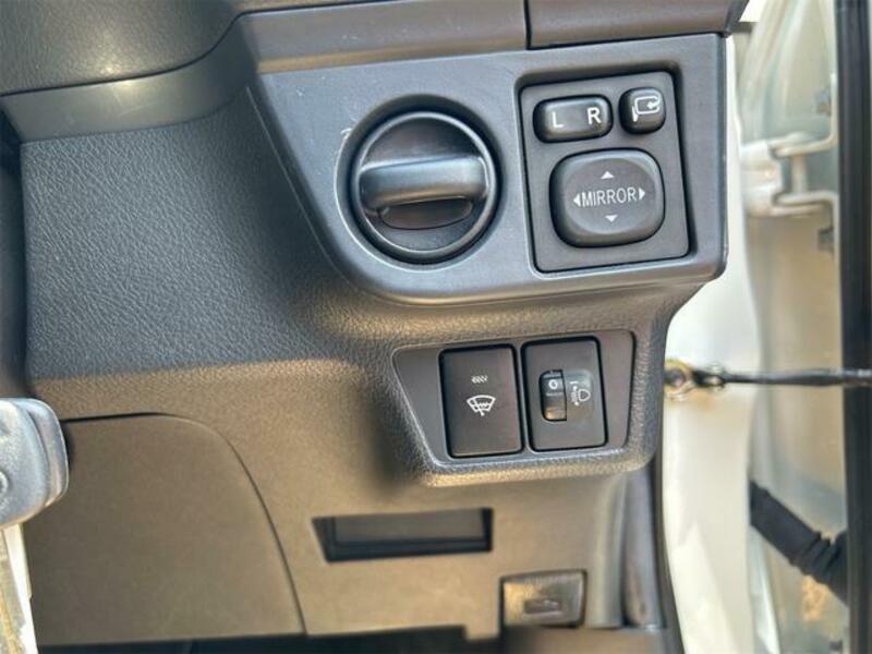 COROLLA AXIO