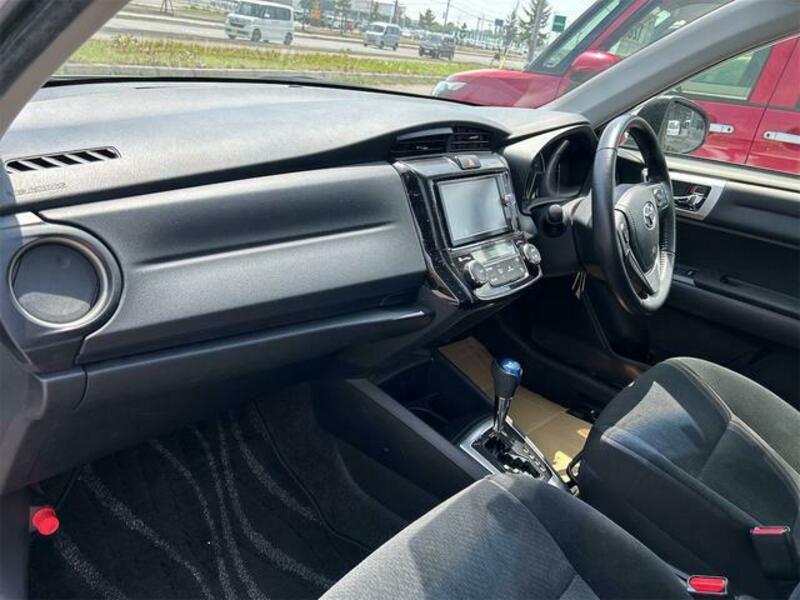 COROLLA AXIO