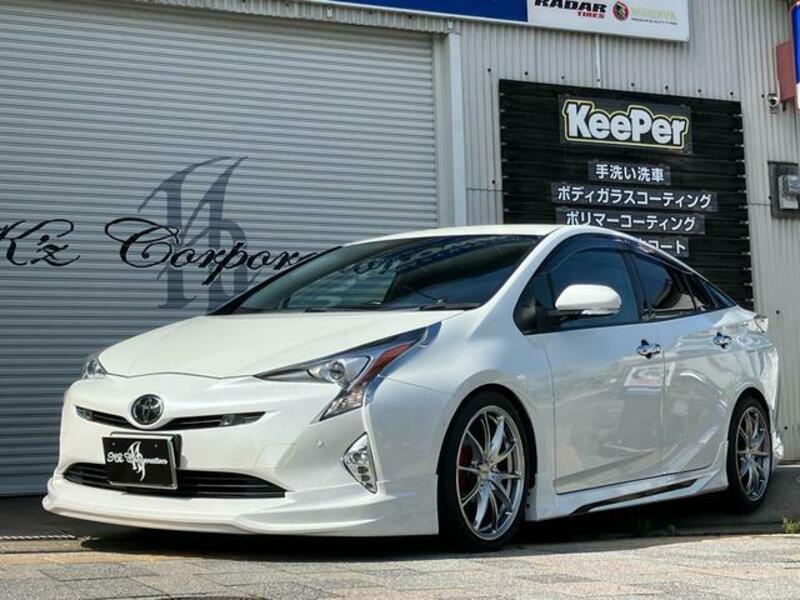 TOYOTA PRIUS