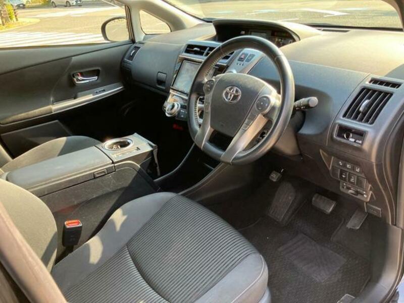 PRIUS ALPHA