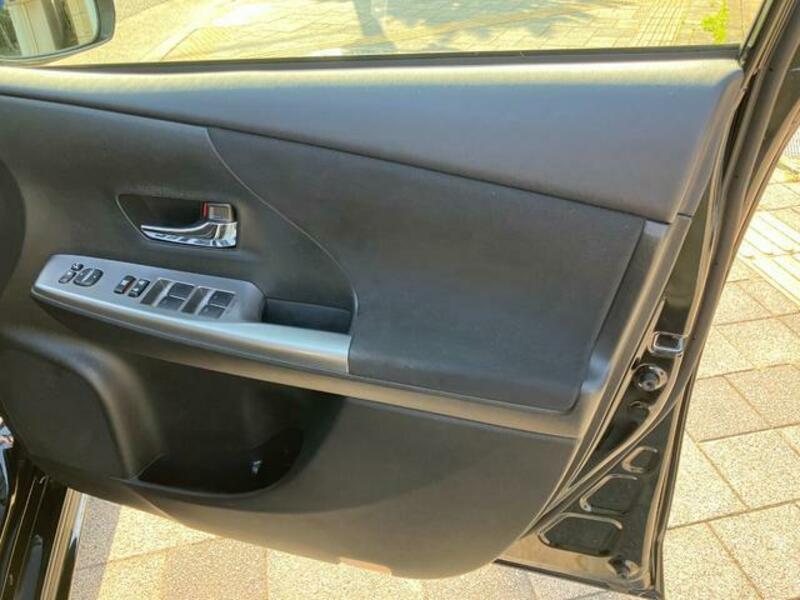 PRIUS ALPHA