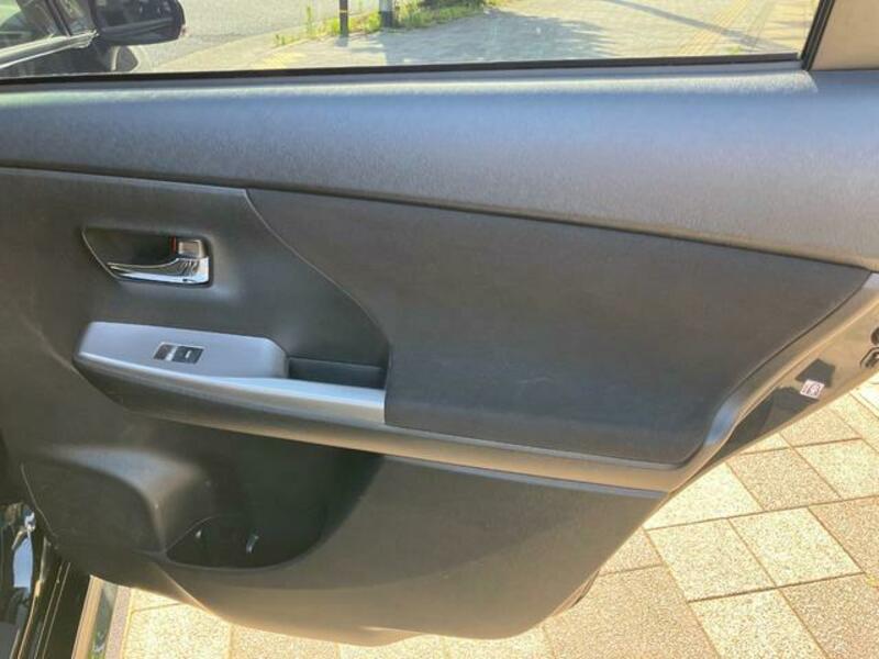 PRIUS ALPHA