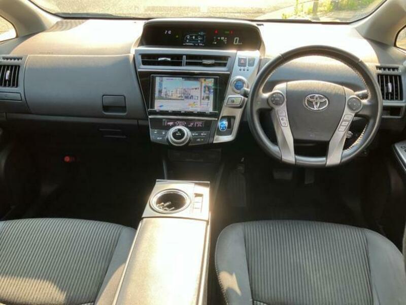 PRIUS ALPHA