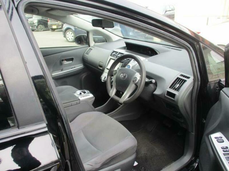 PRIUS ALPHA
