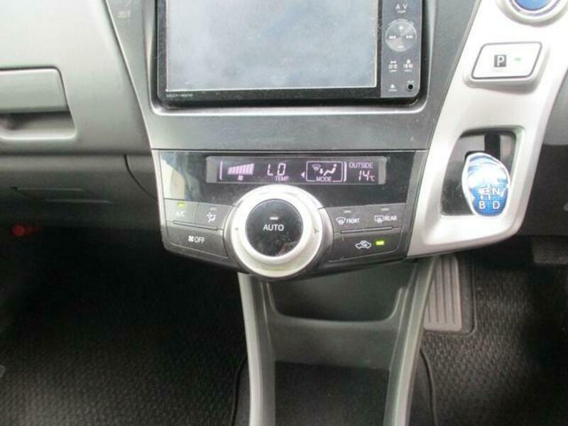 PRIUS ALPHA