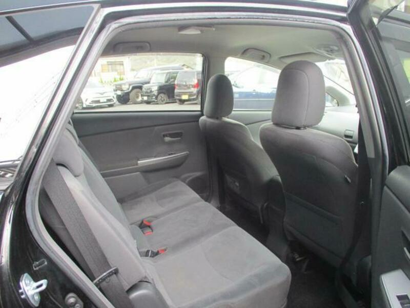 PRIUS ALPHA