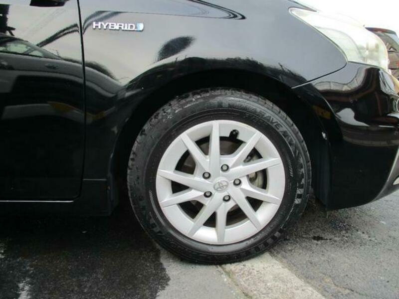 PRIUS ALPHA