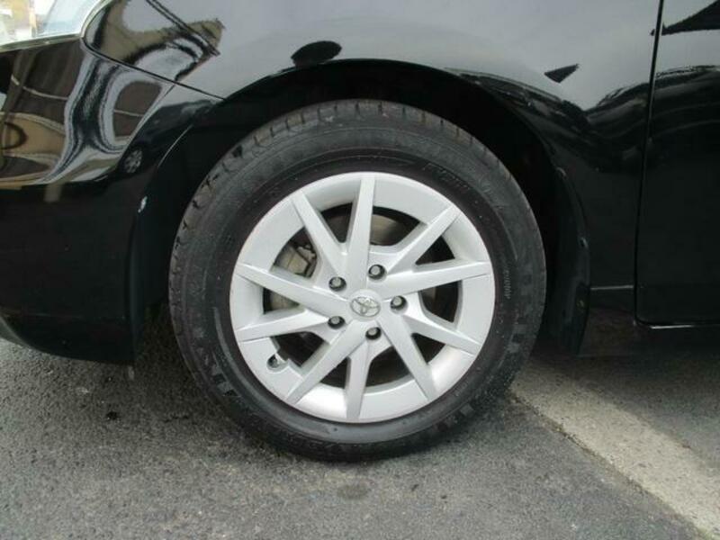 PRIUS ALPHA