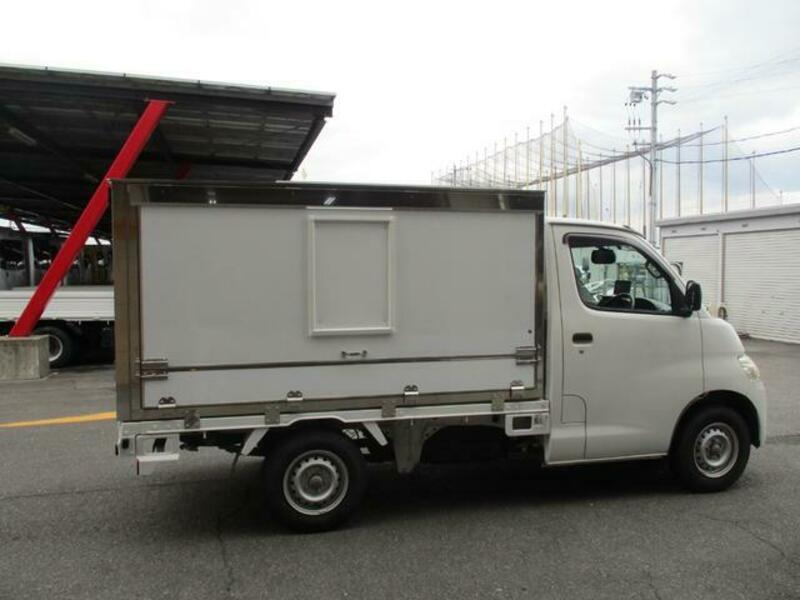 TOWNACE TRUCK