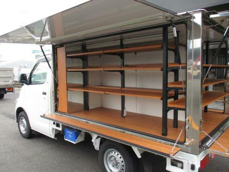 TOWNACE TRUCK