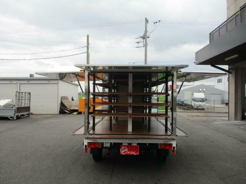 TOWNACE TRUCK