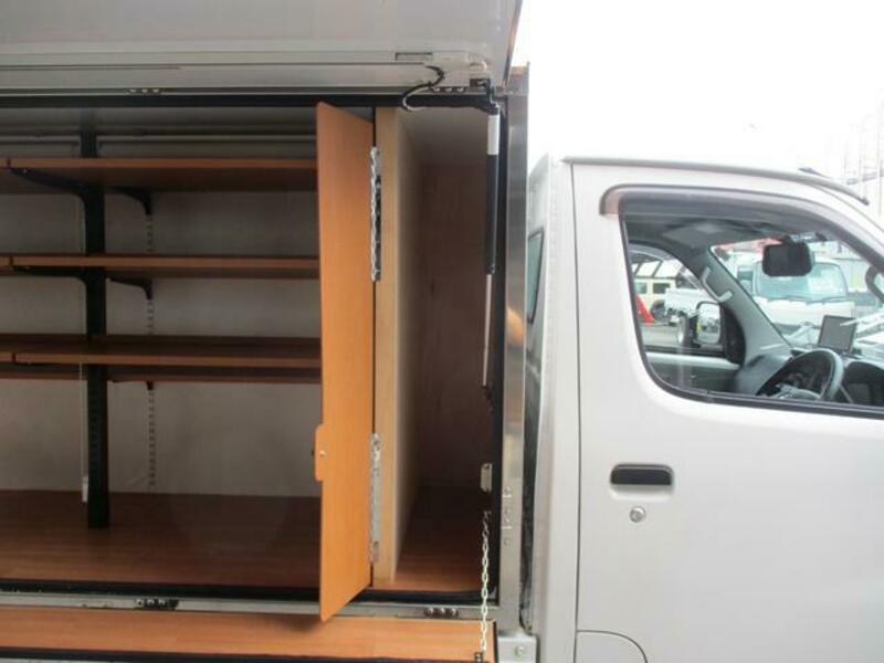 TOWNACE TRUCK