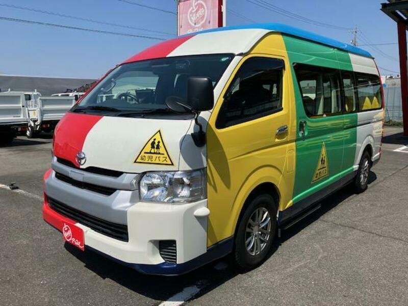 HIACE COMMUTER