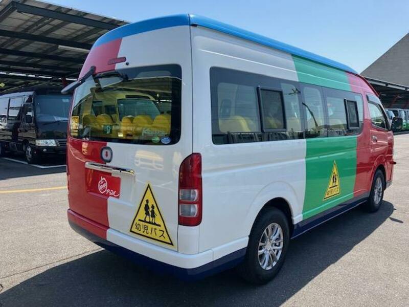 HIACE COMMUTER