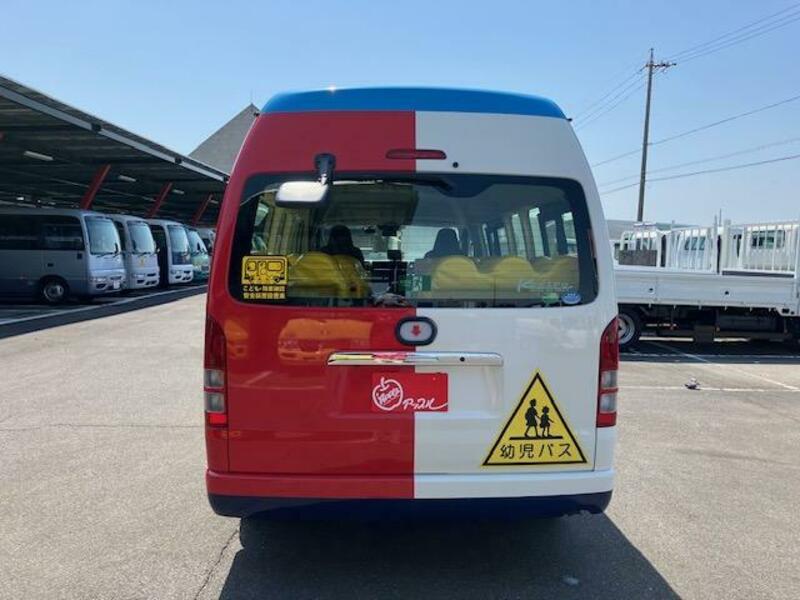 HIACE COMMUTER