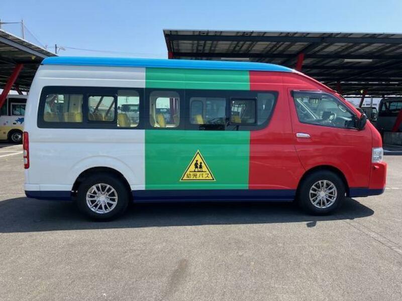 HIACE COMMUTER