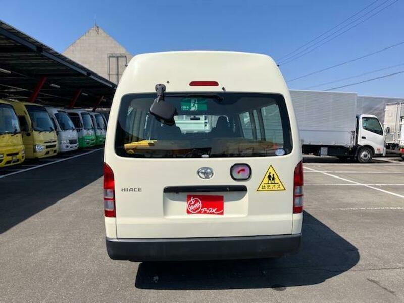 HIACE COMMUTER