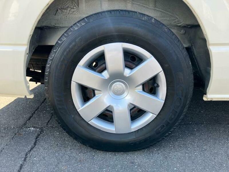 HIACE COMMUTER