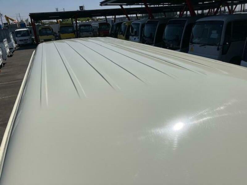 HIACE COMMUTER