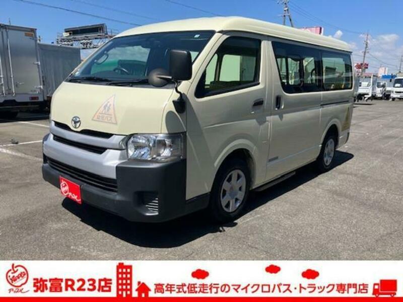 TOYOTA HIACE WAGON