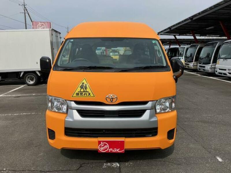 HIACE COMMUTER