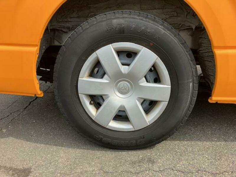HIACE COMMUTER