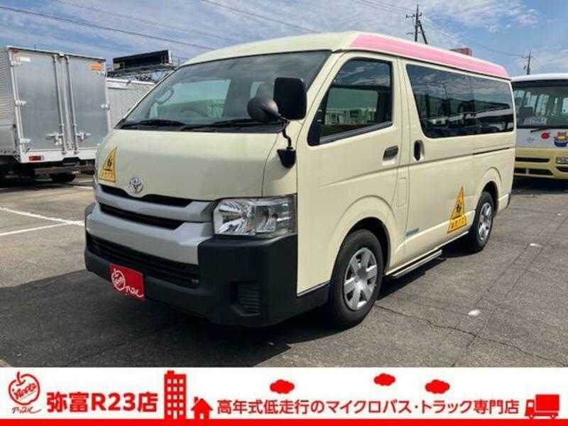TOYOTA HIACE WAGON