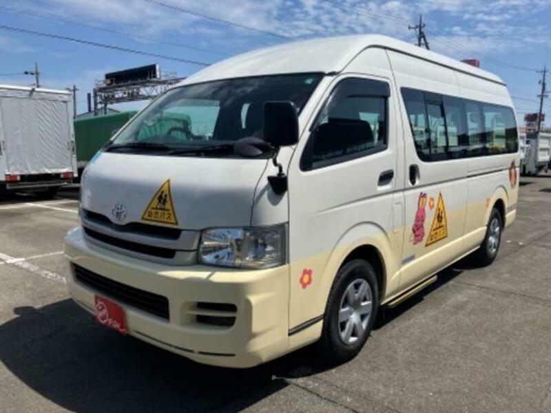 HIACE COMMUTER