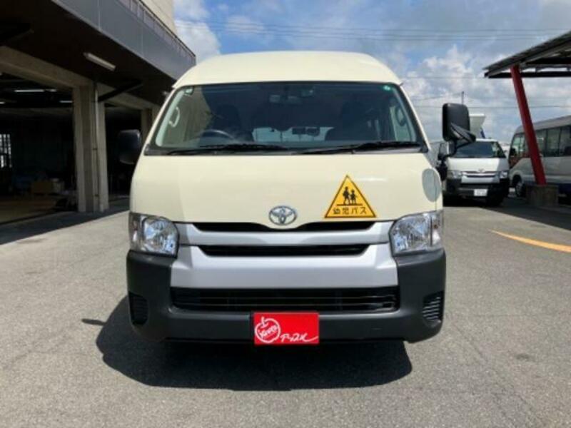 HIACE COMMUTER