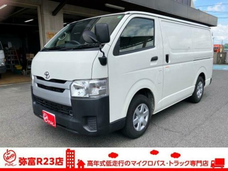 TOYOTA HIACE VAN
