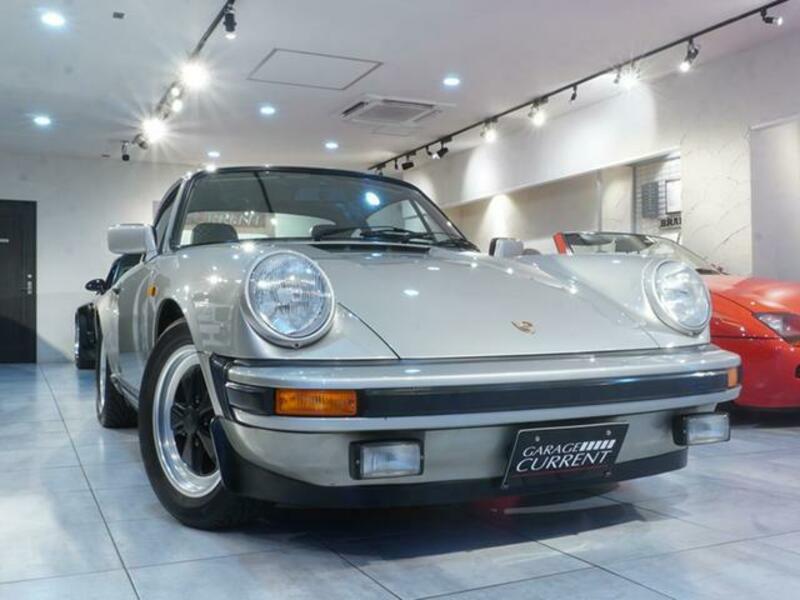 911