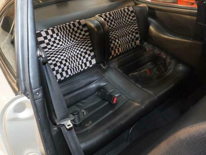 911