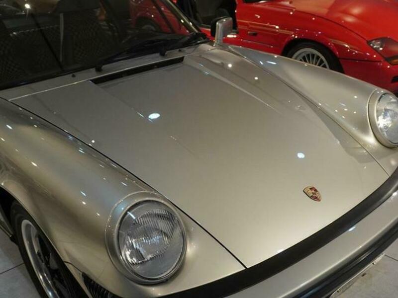 911