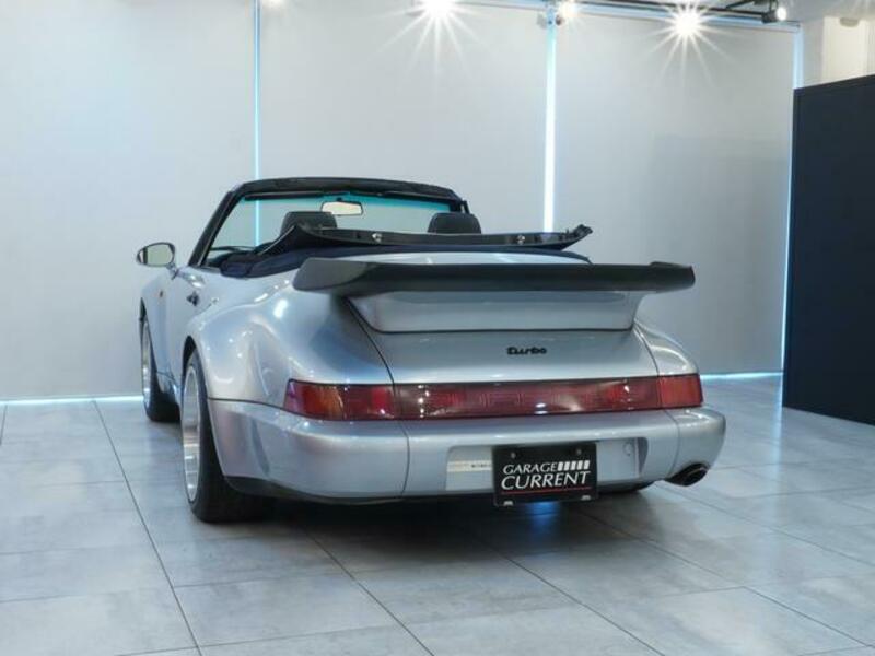911