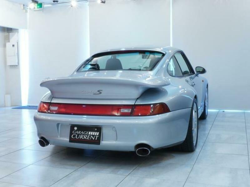 911