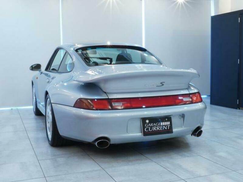 911