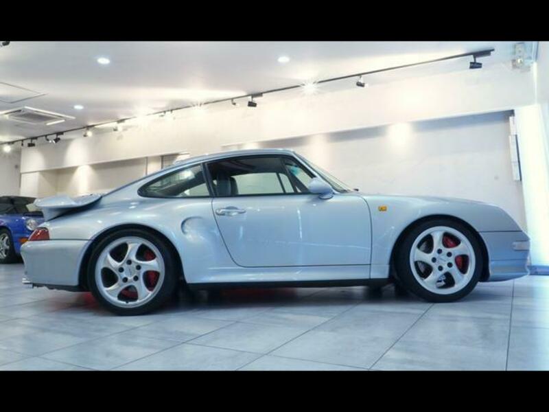 911