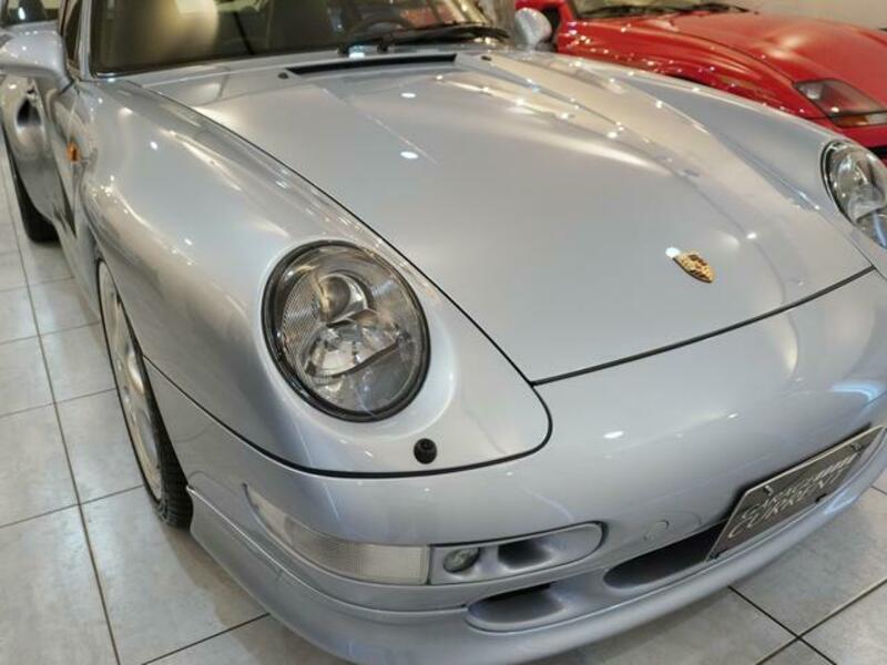 911