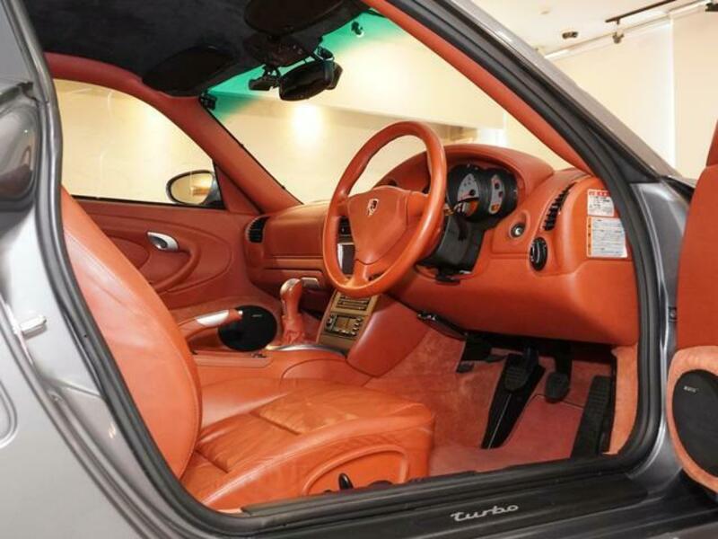 911